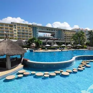 days-hotel-and-suites-sanya-resort.sanyahainanhotels.com/