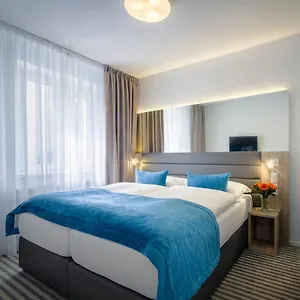 bily-lev.praguehotelsweb.com/